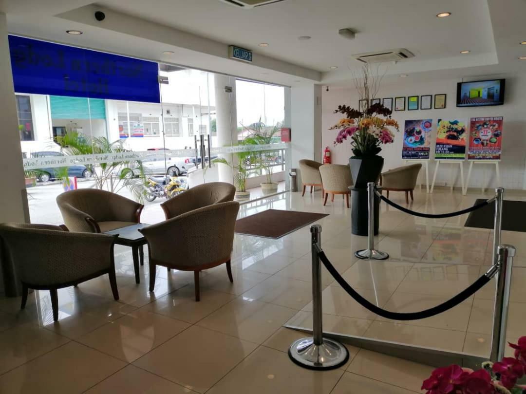 Northern Lodge Hotel スンガイ・プタニ エクステリア 写真